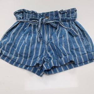 AE jean/white stripe short